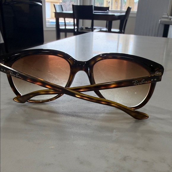 Ray-Ban Brown Tortoise Sunglasses - Picture 3 of 4